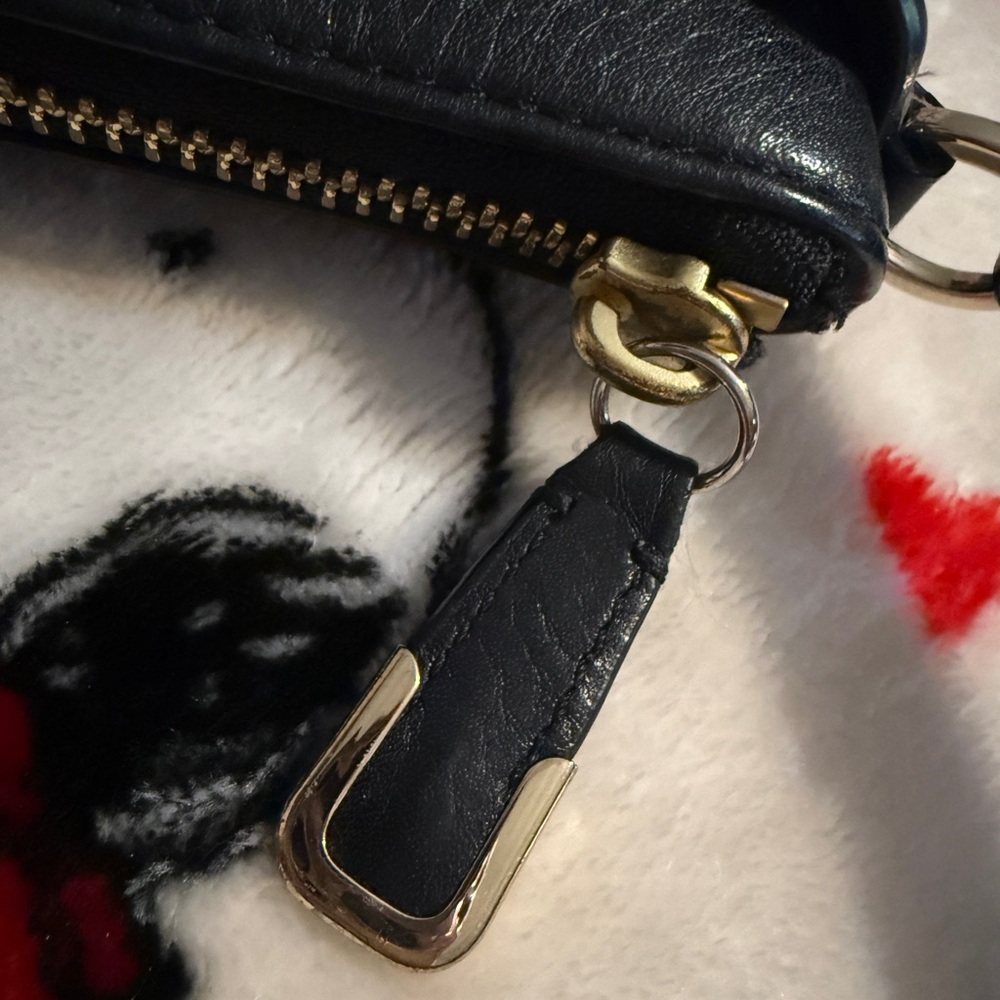 NWT COACH Madison Pebbled Leather East West Swingpack #49992 preowned EUC blk - Picture 7 of 16